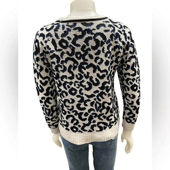 John + Jenn Angora Blue  Leopard Print Crew Neck Sweater Size Medium - Picture 4 of 7